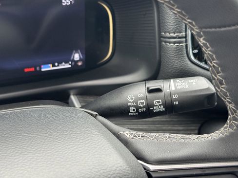 Used 2024 Jeep Wagoneer Series II w/ Flexible Seating Group image 21