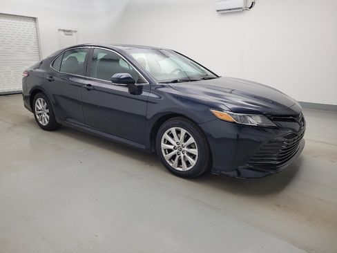 Used 2018 Toyota Camry LE w/ Convenience Package image 11