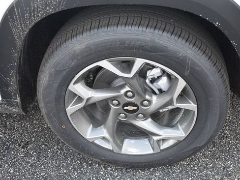 New 2026 Chevrolet Trax LT w/ LT Convenience Package FWD image 12