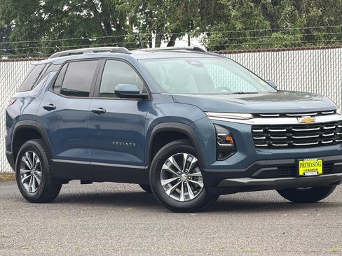 Used 2025 Chevrolet Equinox LT w/ Convenience Package II AWD/4WD image 2