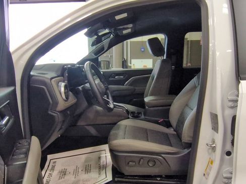 Used 2024 Chevrolet Colorado ZR2 w/ Safety Package AWD/4WD image 12