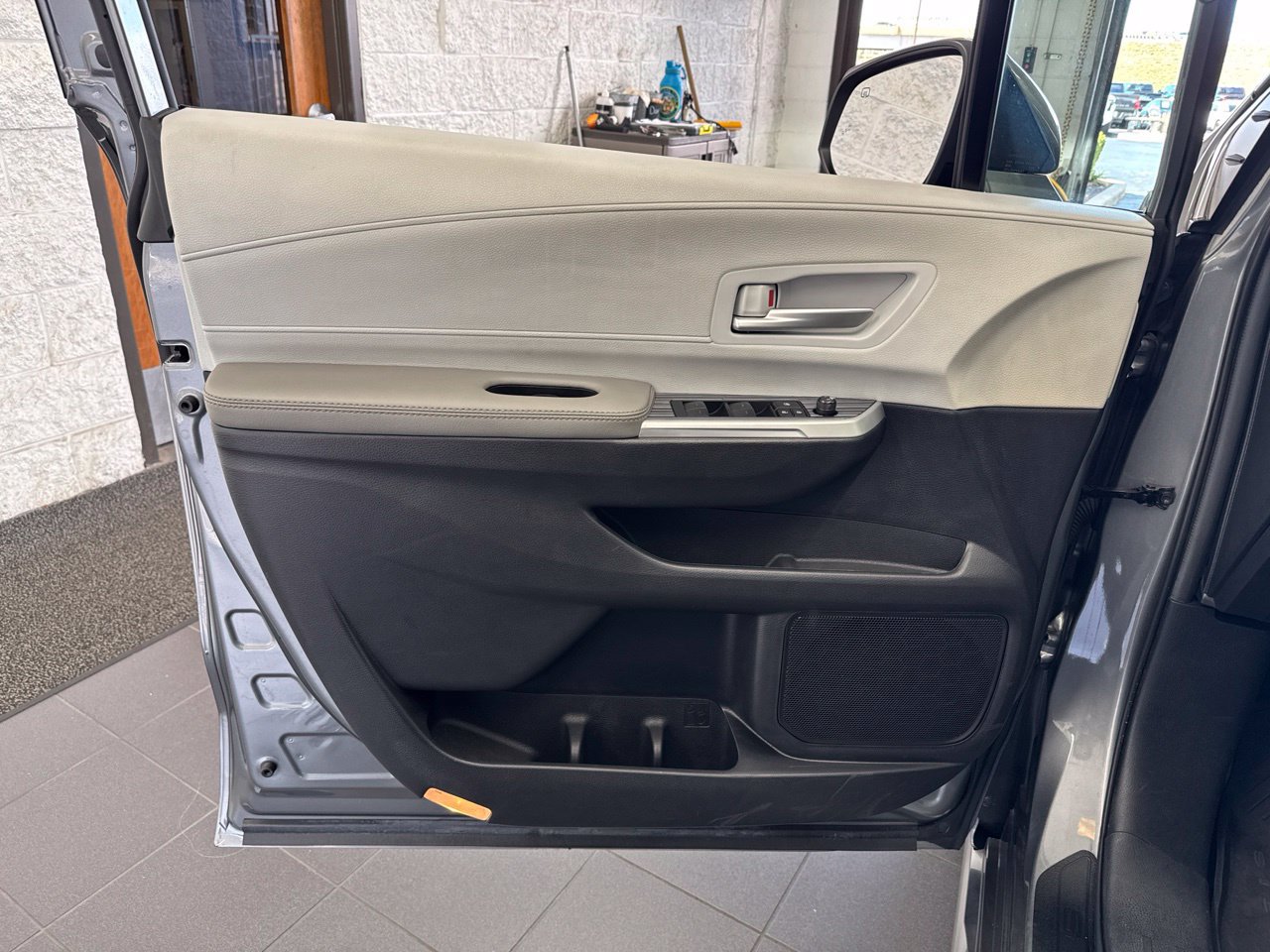 Certified 2026 Toyota Sienna XLE FWD image 37