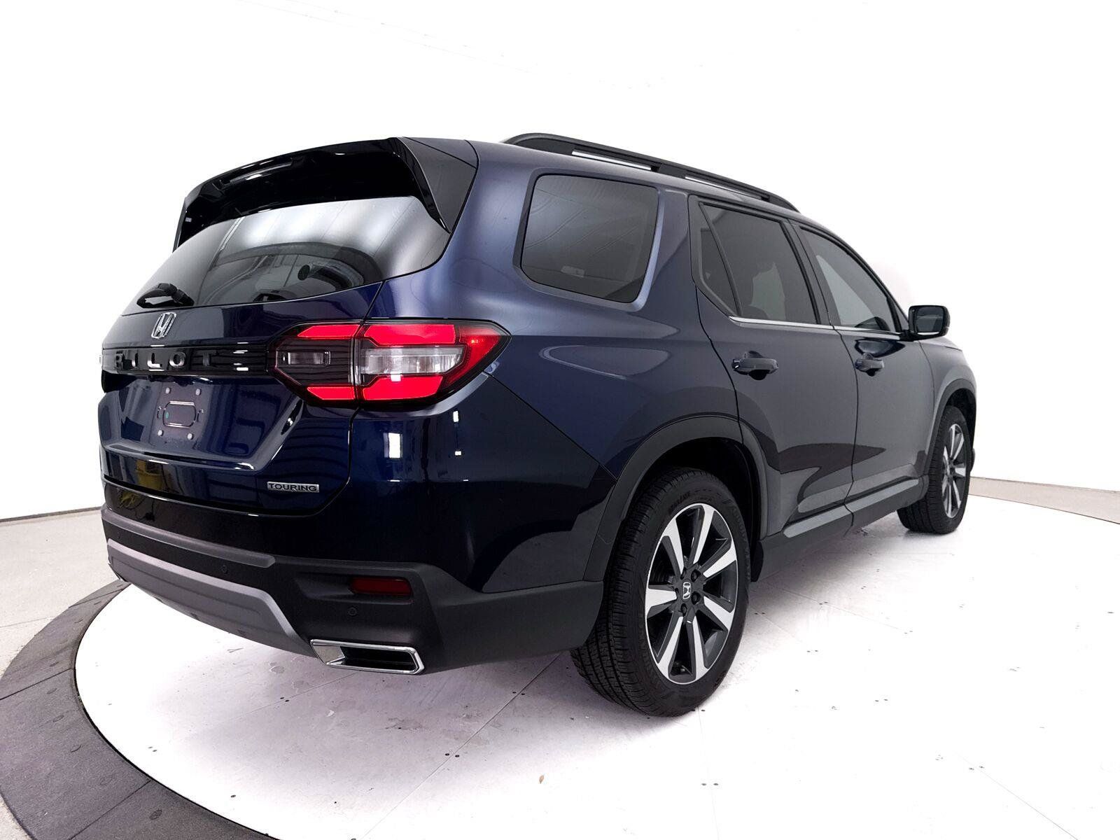 Used 2024 Honda Pilot Touring image 20