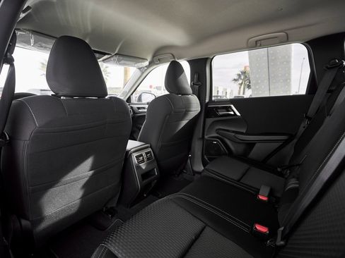 New 2025 Mitsubishi Outlander ES image 23