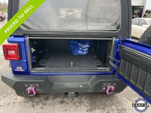 Used 2018 Jeep Wrangler Unlimited Sahara image 12