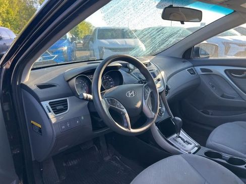 Used 2013 Hyundai Elantra GLS w/ Preferred Pkg FWD image 2