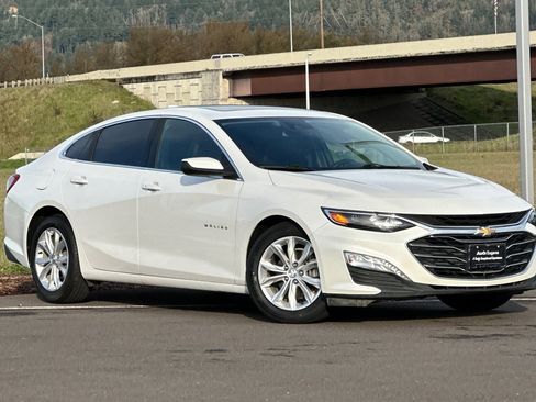 Used 2019 Chevrolet Malibu Hybrid w/ Leather Package image 1