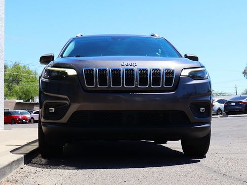 Used 2021 Jeep Cherokee Latitude Lux w/ Comfort/Convenience Group AWD/4WD image 17