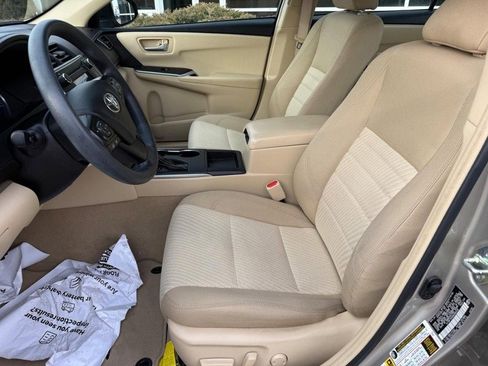 Used 2017 Toyota Camry LE image 16
