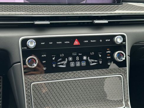 New 2025 Genesis GV80 3.5T e-SC image 21