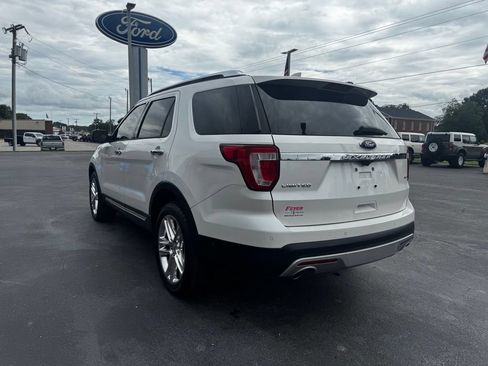 Used 2016 Ford Explorer Limited w/ Equipment Group 301A AWD/4WD image 3