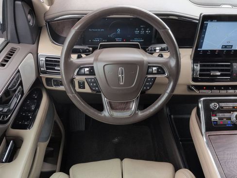 Used 2022 Lincoln Navigator L Reserve AWD/4WD image 30