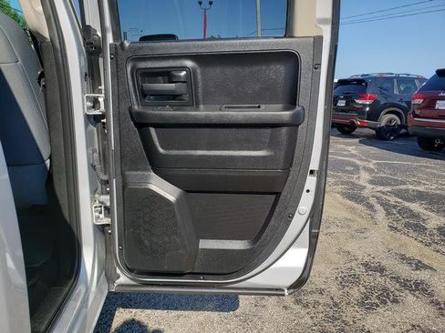 Used 2019 RAM 1500 Express AWD/4WD image 18