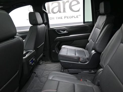 Used 2022 Chevrolet Suburban RST w/ Luxury Package AWD/4WD image 24