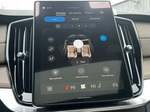 New 2026 Volvo XC90 B6 Plus w/ Protection Package Premier image 29