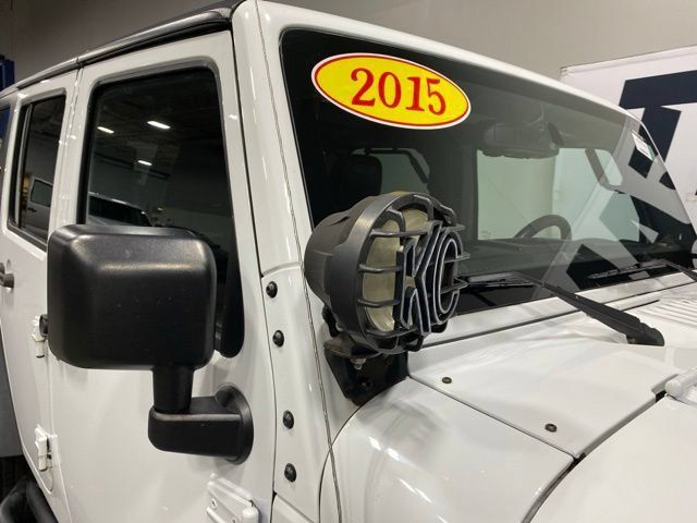 Used 2015 Jeep Wrangler Unlimited Rubicon AWD/4WD image 27