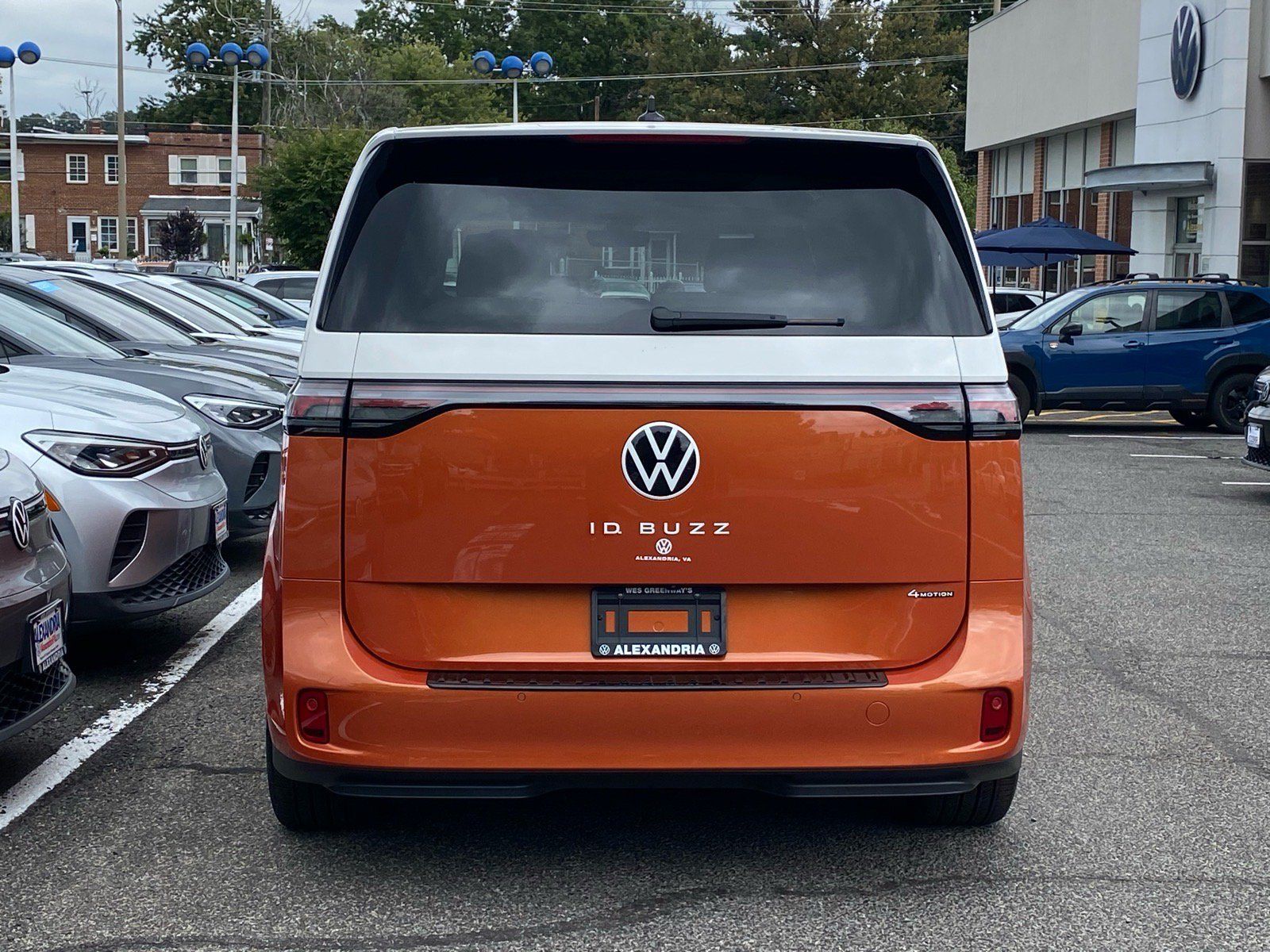 Used 2025 Volkswagen ID. Buzz 1st Edition AWD/4WD image 4