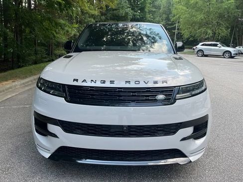 Used 2026 Land Rover Range Rover Sport Dynamic SE AWD/4WD image 3