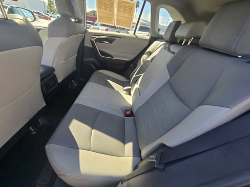 Used 2023 Toyota RAV4 XLE Premium image 22