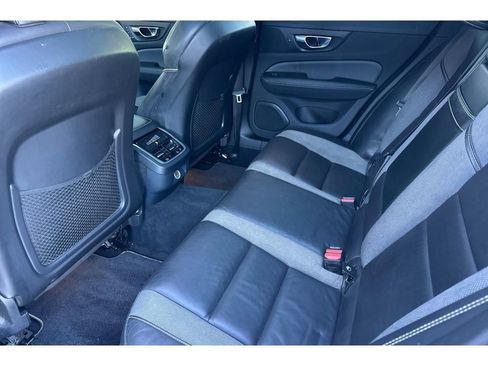Used 2020 Volvo V60 T6 R-Design image 13
