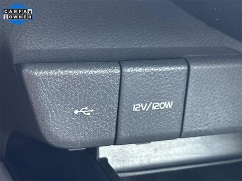 Used 2020 Toyota Camry SE image 19