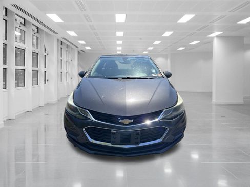 Used 2016 Chevrolet Cruze LT FWD image 2