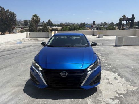 Used 2025 Nissan Altima 2.5 SV FWD image 4