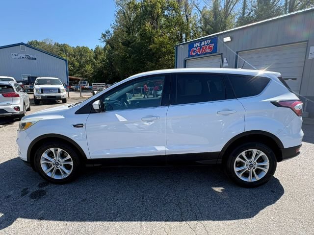 Used 2017 Ford Escape SE FWD image 2