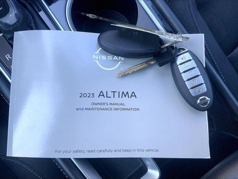 Used 2023 Nissan Altima 2.5 SV image 11