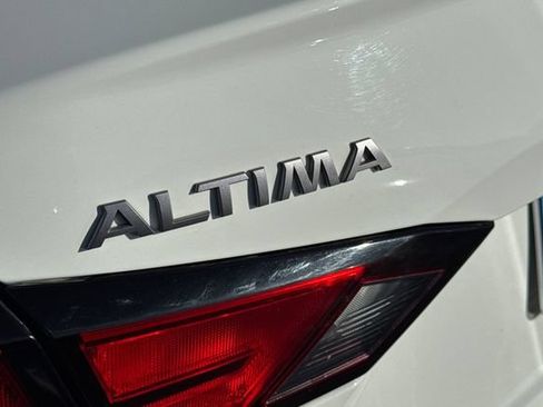 Used 2025 Nissan Altima 2.5 SV AWD/4WD image 6
