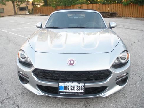 Used 2018 FIAT 124 Spider Classica w/ Technology & Siriusxm Group image 6