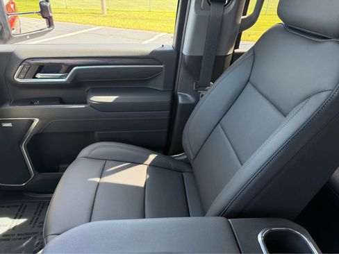 New 2025 GMC Sierra 2500 SLT w/ SLT Premium Package image 24