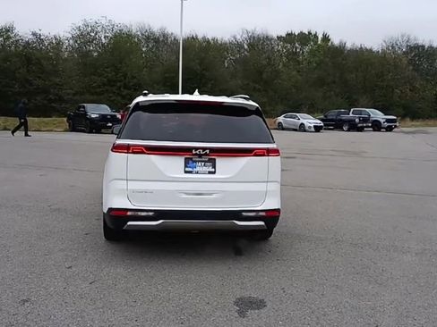 Used 2024 Kia Carnival SX Prestige image 7