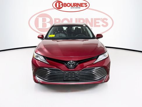Used 2018 Toyota Camry XLE image 4