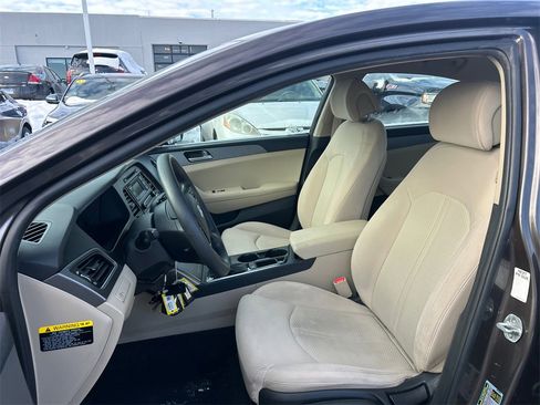 Used 2017 Hyundai Sonata SE image 16