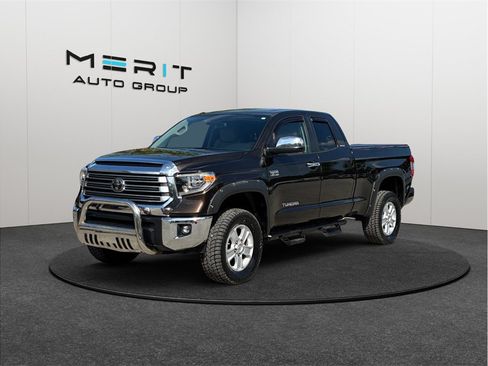 Used 2019 Toyota Tundra Limited w/ Limited Premium Package AWD/4WD image 4
