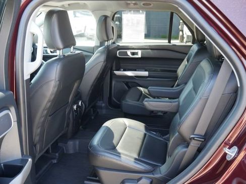 Used 2022 Ford Explorer XLT w/ Equipment Group 202A AWD/4WD image 26