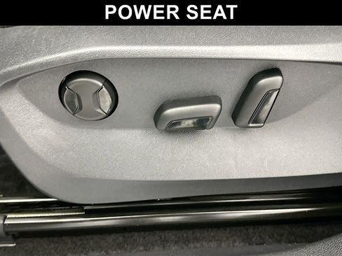 Used 2024 Volkswagen Tiguan Wolfsburg Edition image 18