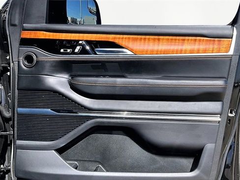 Used 2022 Jeep Grand Wagoneer Series III w/ Rear Seat Video Group 1 image 19