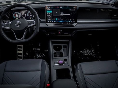 New 2026 Volkswagen Tiguan SE R-Line image 23