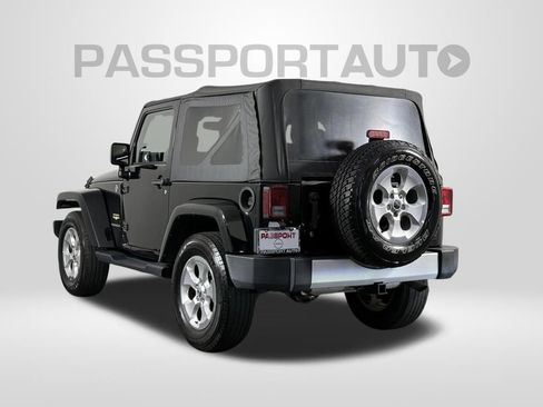 Used 2015 Jeep Wrangler Sahara w/ Connectivity Group AWD/4WD image 5
