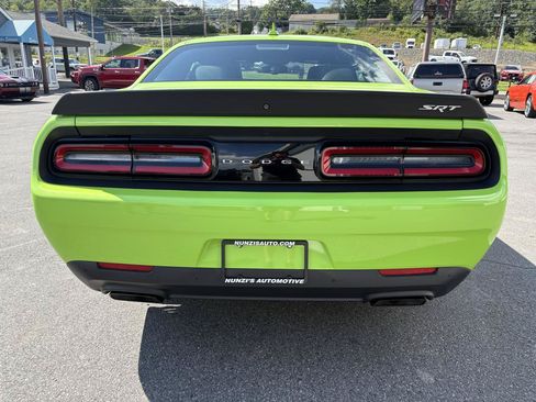 Used 2015 Dodge Challenger SRT Hellcat RWD image 4