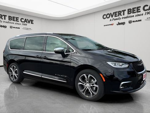 New 2026 Chrysler Pacifica Pinnacle image 12