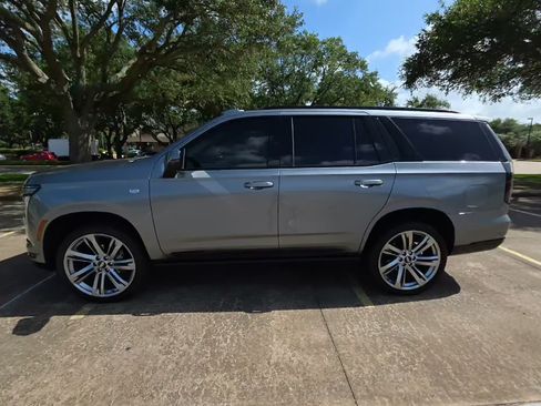 Used 2026 Cadillac Escalade Sport w/ Touring Package AWD/4WD image 3