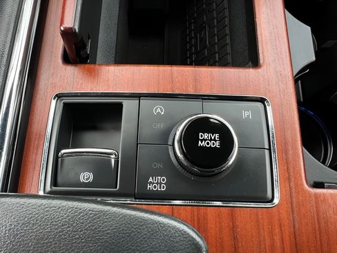 Used 2023 Lincoln Navigator 4WD image 70