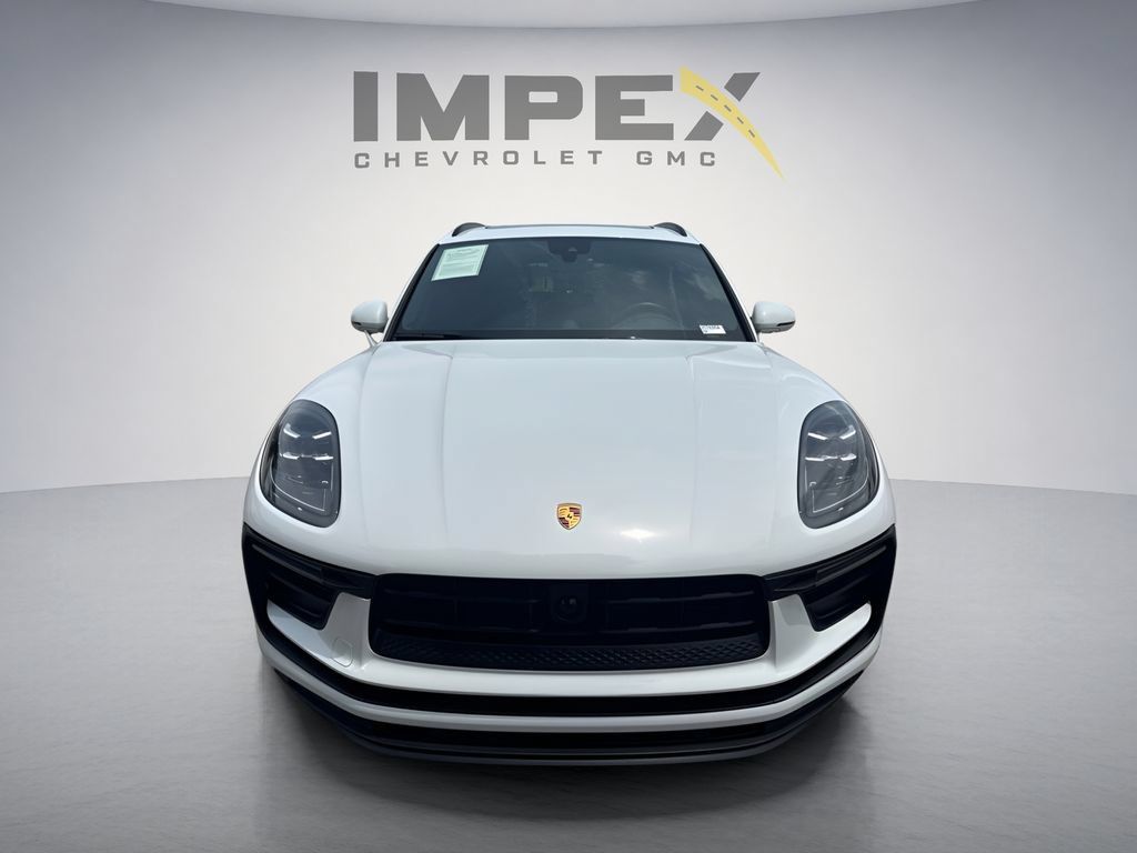 Used 2024 Porsche Macan AWD/4WD image 11