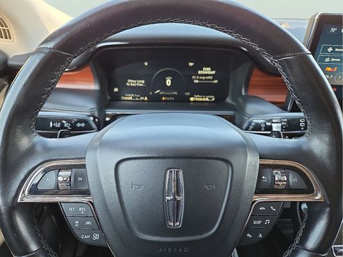 Used 2022 Lincoln Nautilus Reserve w/ Equipment Group 201A image 24