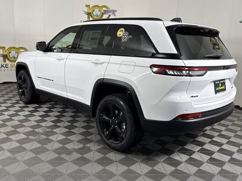 New 2025 Jeep Grand Cherokee Limited w/ Luxury Tech Group II image 6