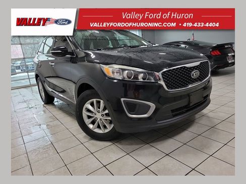 Used 2016 Kia Sorento LX image 1