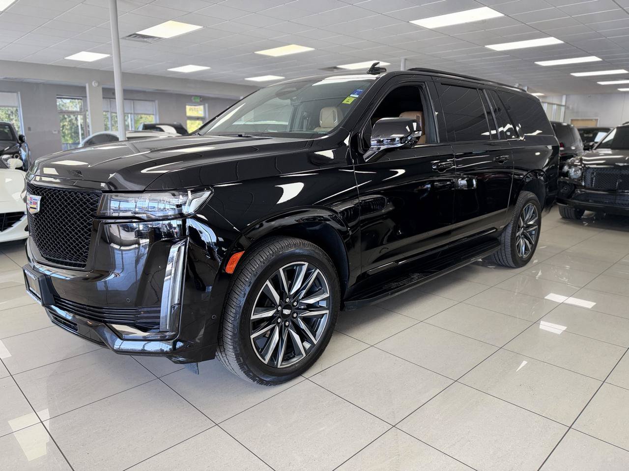 Used 2021 Cadillac Escalade ESV Sport AWD/4WD image 7